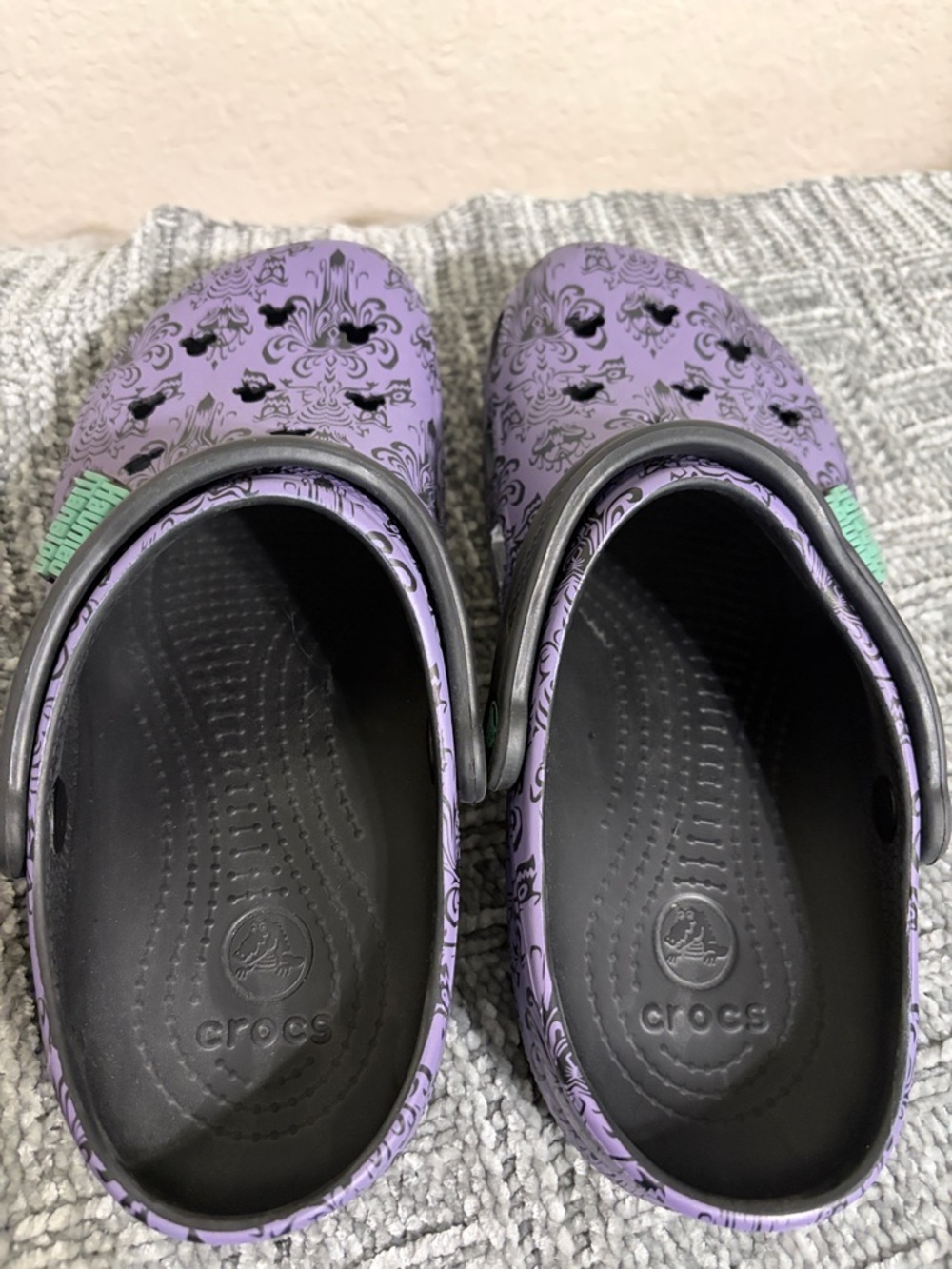 CROCS Haunted Mansion - Picture 5 of 7